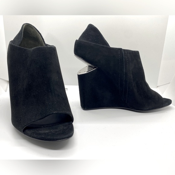✨ ALEXANDER WANG “Alla” Suede Peep toe wedge booties with silver cutout plate - Picture 1 of 13